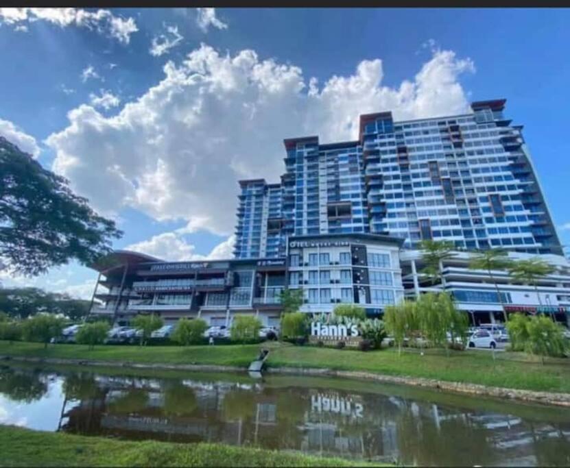 Hanns&freewifi&washer+pool@sunshinecomforthmstay3 Sibu